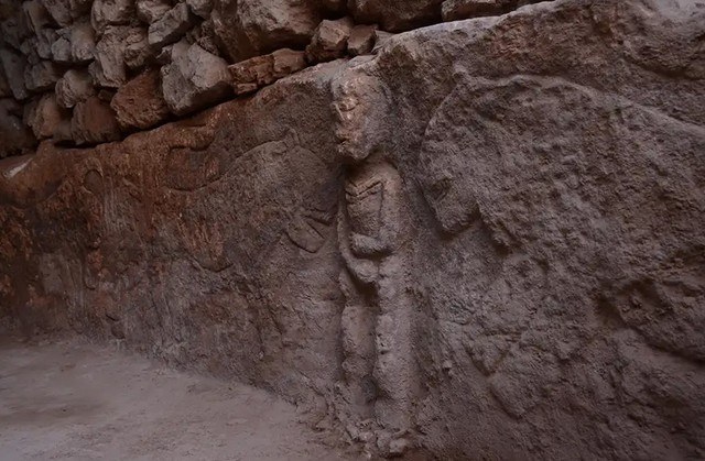 Göbekli Tepe yakınlarında keşfedilen 11.000 yıllık duvar oyması arkeoloji tarihine geçti