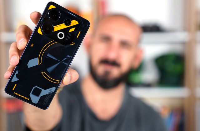 Cyberpunk Evreninden Çıkmış Gibi Bir Telefon: Infinix GT 10 Pro